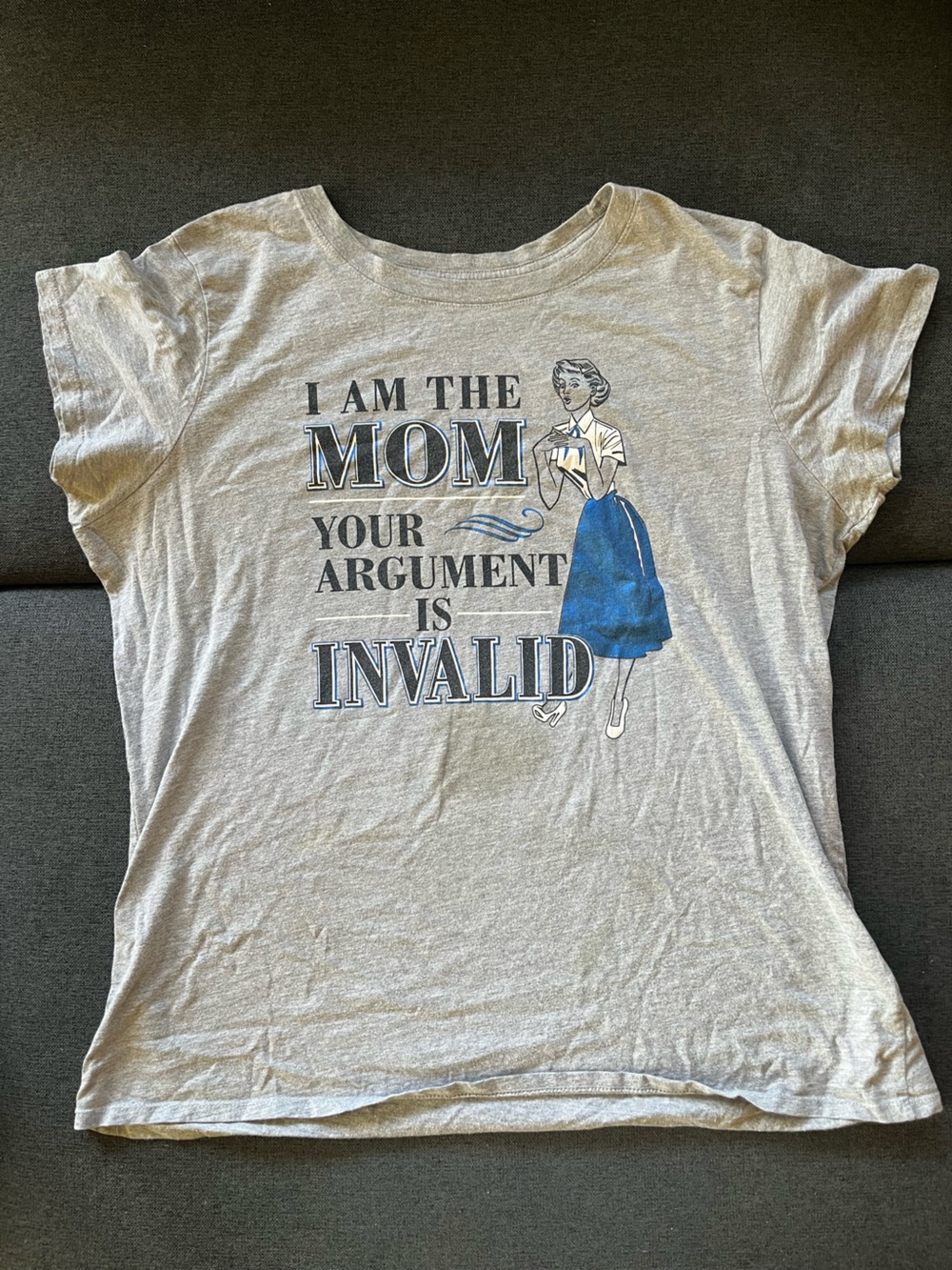 No Boundaries “I Am The Mom” Graphic Tee 2X Gray Runs Small XL